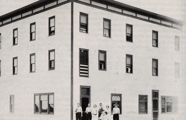 Brooking Hotel in 1915***